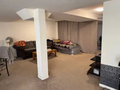 Basement available for Rent Short term / Long term Sharing roomate M/F Clean and Quiet Neighborhood...
