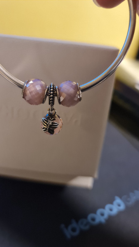 AUTHENTIC PANDORA Bangle Bracelet BRAND NEW with 3 Pink Charms in Jewellery & Watches in Mississauga / Peel Region - Image 3