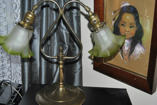 ANTIQUE VINTAGE 2 ARM BRONZE ART TABLE LAMP in Arts & Collectibles in Vancouver - Image 2