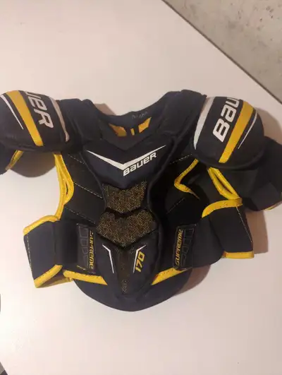 Youth medium. High quality. Good protection