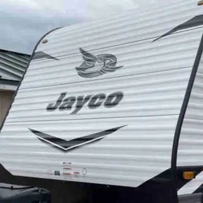 Not used very much. Shows like new. Easy to tow.