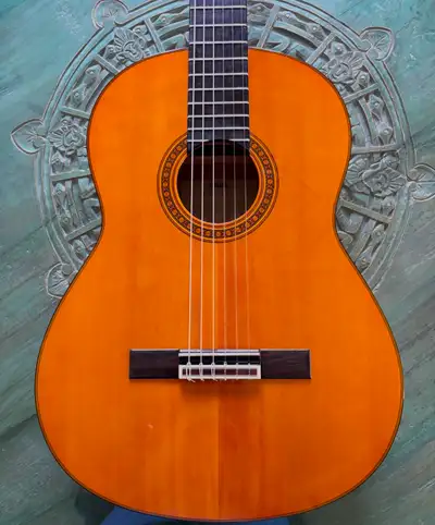 Guitare classique Yamaha (cordes de nylon)  CG-130, View more