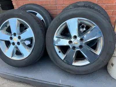 4 Chevrolet Equinox Rims and tires Tires in great shape! Like new! 235/55R18 Rim bolt pattern is 5x1...