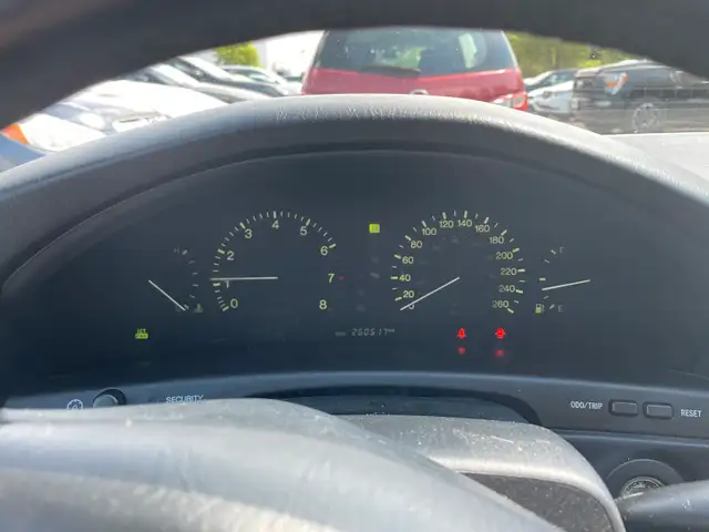 1995 Lexus LS 400 in Cars & Trucks in Ottawa - Image 6