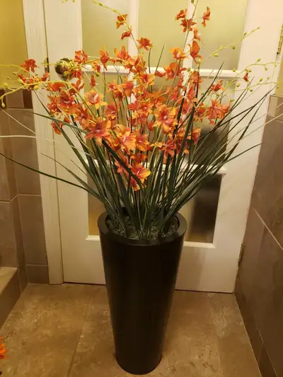 Vase et fleurs, View more