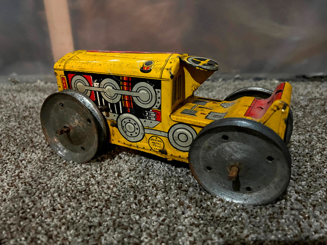 Antique Tin Bulldozer Toy in Arts & Collectibles in Calgary