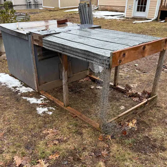 Chicken pen/ start up. in Accessories in Annapolis Valley - Image 2