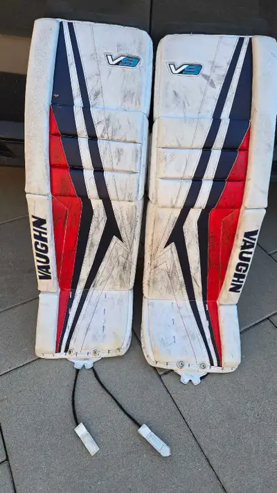 Vaughn Velocity V9 Intermediate Goalie Pads - 31+2" (White/Red/N, View more