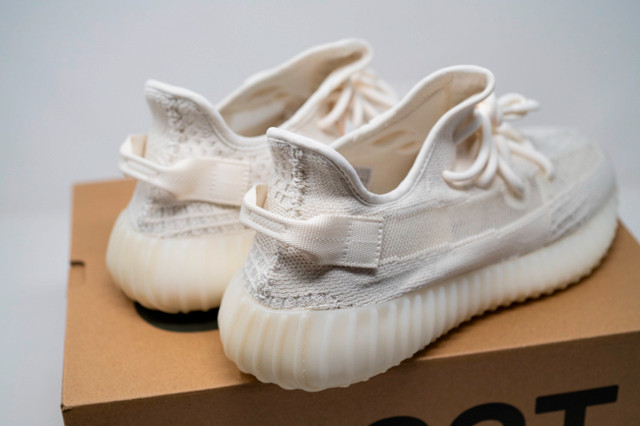 Adidas Yeezy 350 V2 (bone white) in Men's Shoes in City of Toronto - Image 3