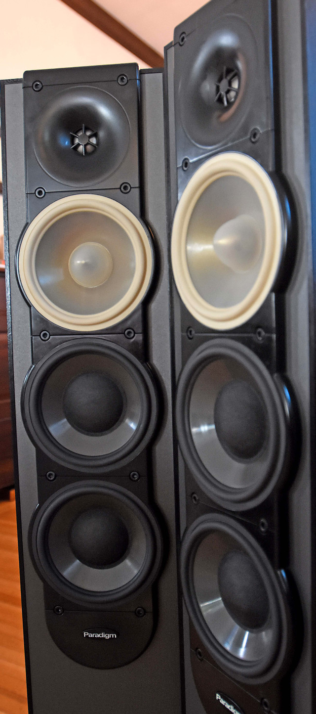 PARADIGM MONITOR 7 V.5 SPEAKERS. MINT ONE OWNER GENTLY USED. in Speakers in St. Catharines - Image 2