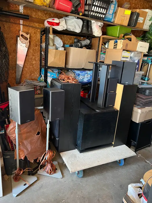 Pioneer system cabinet speakers and lots of speaker woofer all o in Stereo Systems & Home Theatre in Edmonton - Image 10