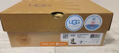 Get ready to conquer winter in style with these NEW Women's Ugg Adirondack II boots, size 7. These S...