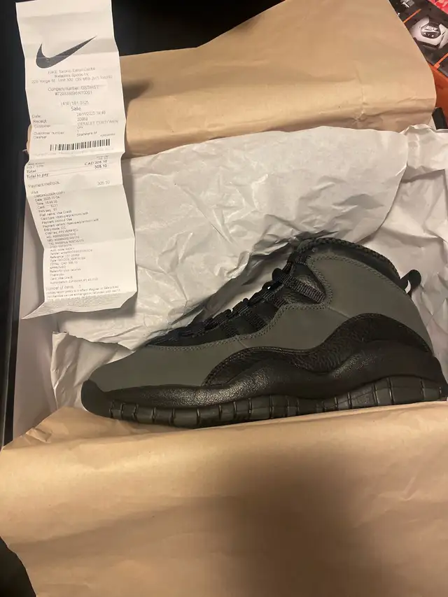 Air Jordan Shadow 10 - size 9.5 in Men's Shoes in City of Toronto - Image 3