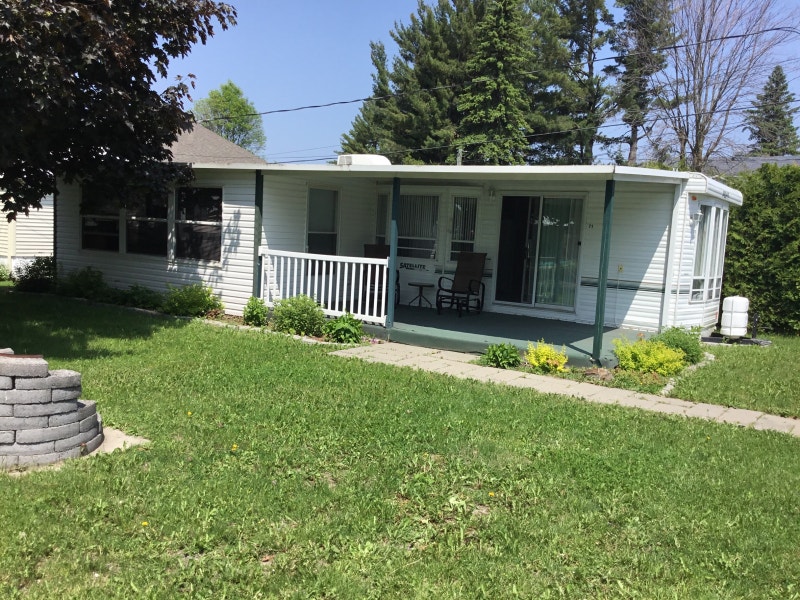 Chalet à vendre 3 saisons Maisons à vendre SaintHyacinthe Kijiji