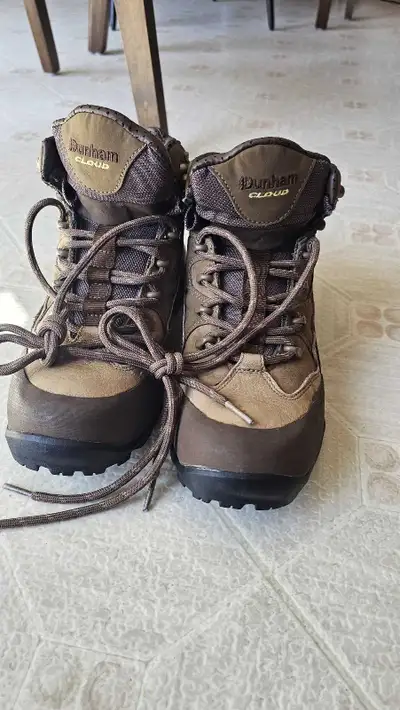 Dunham womams 7.5 hiking boots , View more