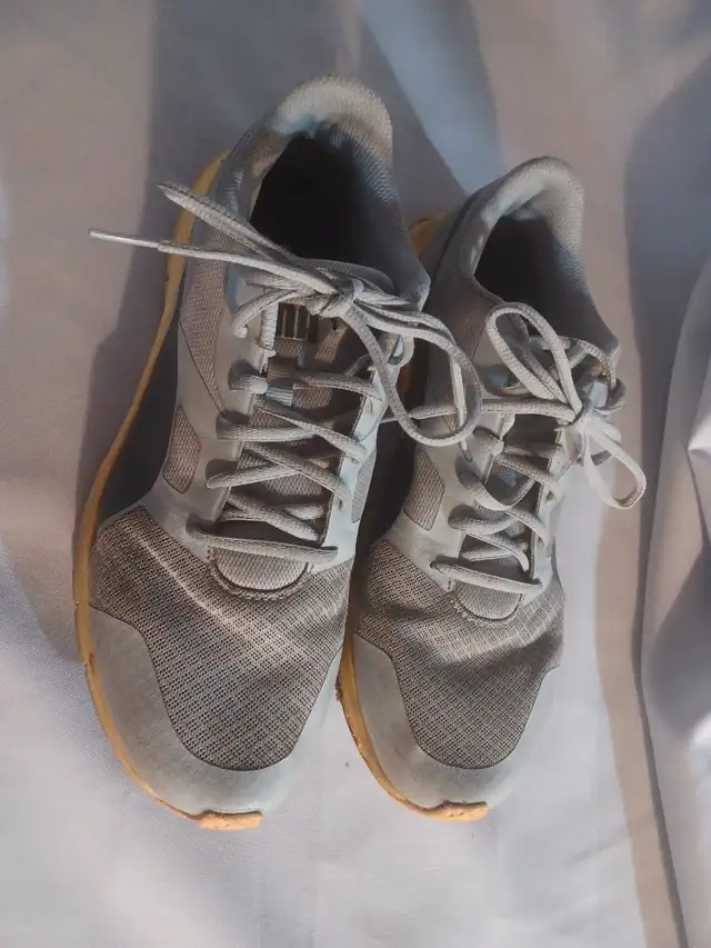 Puma men's sz 11 sneakers  in Men's Shoes in Calgary - Image 2