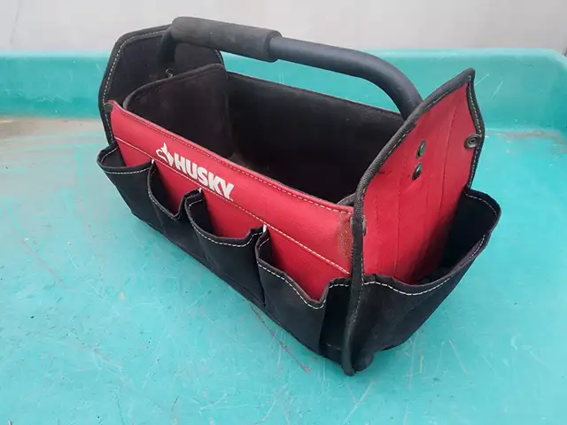 Husky 15" Long x 10" Tall x 8" Wide Open Tote Top Handle Toolbox in Tool Storage & Benches in Windsor Region - Image 3