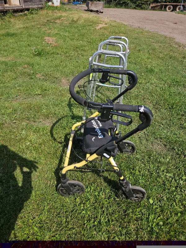 Medical Aluminum Walkers Rollators in Health & Special Needs in Edmonton - Image 5