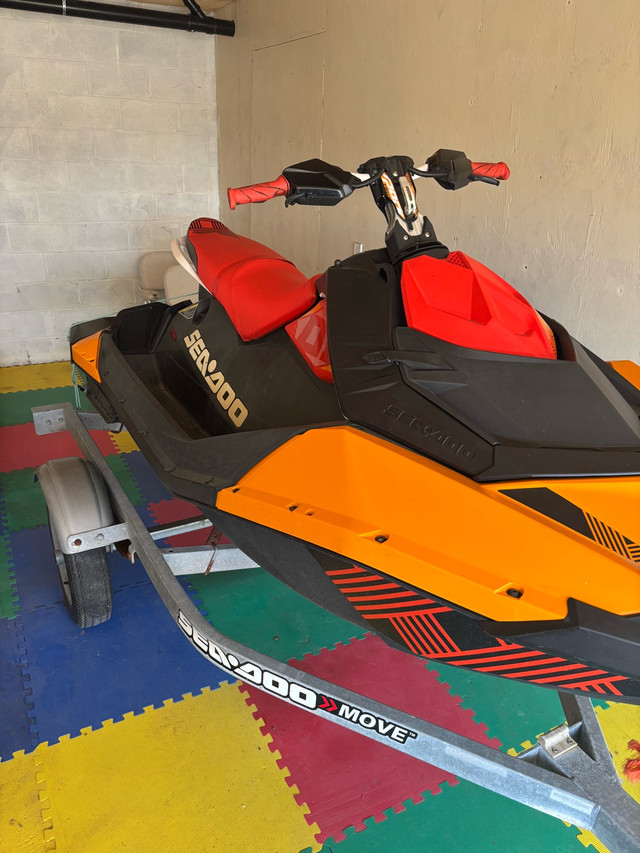 $7995 2019 seadoo trixxs 3 up low hrs  in Personal Watercraft in Yarmouth - Image 2