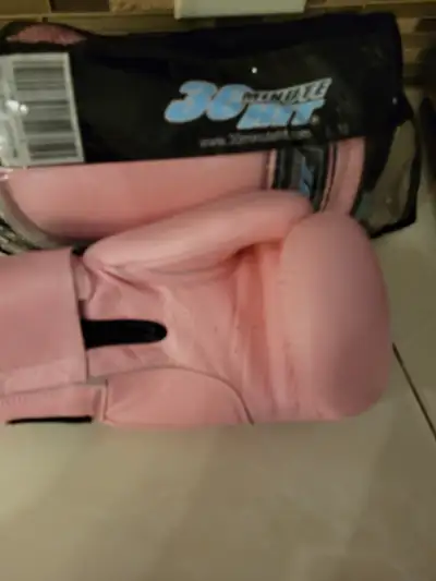 Boxing gloves 30 minute hit, View more