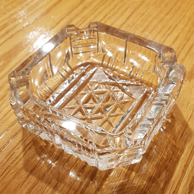 Ashtray | Cendrier (Crystal | Cristal) in Other in City of Montréal - Image 3
