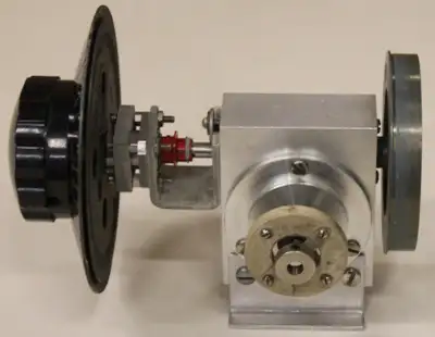 Dial/Gearbox from a National HRO Receiver, View more