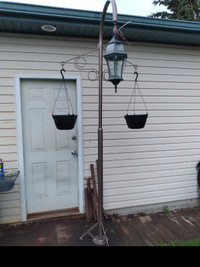 YARD/ PORCH LIGHT AND PLANT HANGER