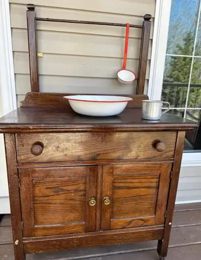 Antique wash stand has some minor scratches good shape for it’s age comes with scoop, bowl and cup 3...