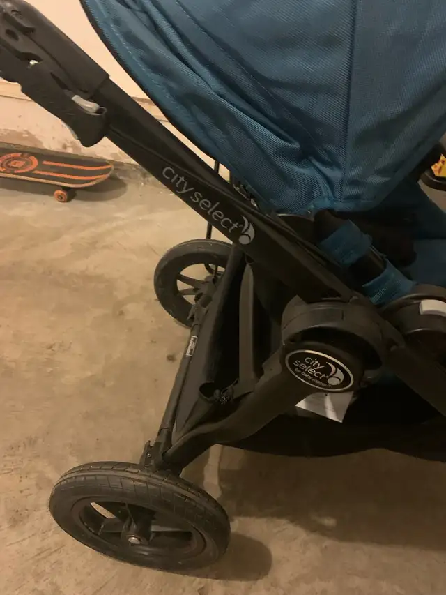 excellent condition city select stroller for only $300 in Strollers, Carriers & Car Seats in Edmonton - Image 4