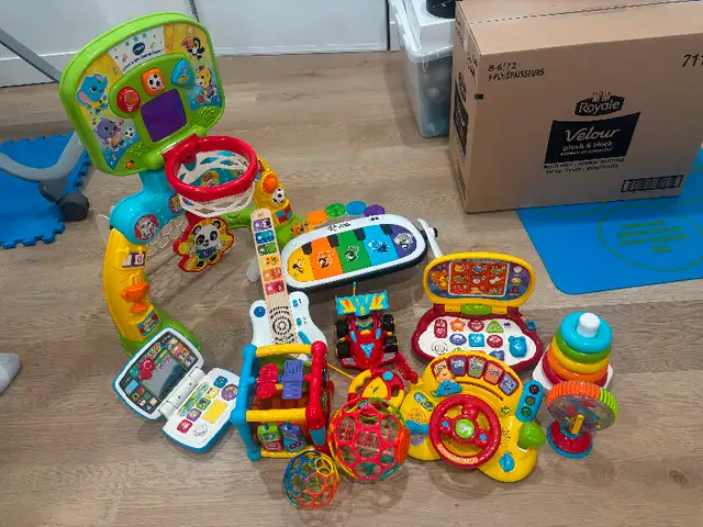 Baby /bassinet/toys moving must be sold in Strollers, Carriers & Car Seats in Mississauga / Peel Region - Image 5