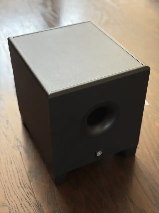 Yamaha HS8S Subwoofer in Pro Audio & Recording Equipment in London - Image 2