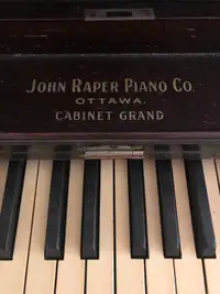 Piano, cabinet grand