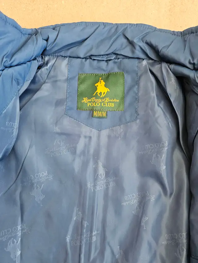 Women's quilted padded Puffer jacket, Polo Club, Size: M in Women's - Tops & Outerwear in Markham / York Region - Image 5