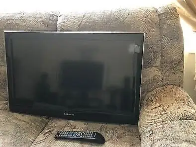 Samsung 32" HDMI LCD TV with remote LN32D450G1D, View more