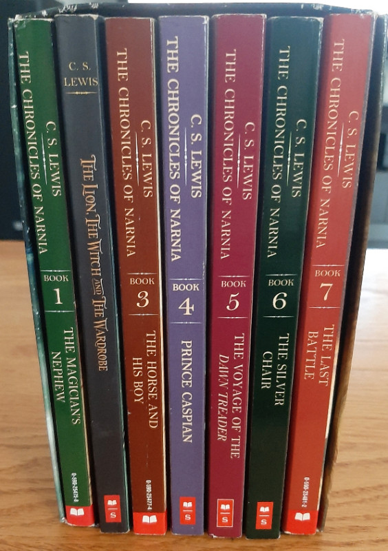 Complete set of Chronicles of Narnia on Paperback in Fiction in Abbotsford - Image 2