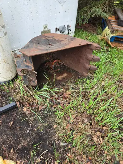 24 wide mini hoe digging bucket fits 75 komatsu mini hoe