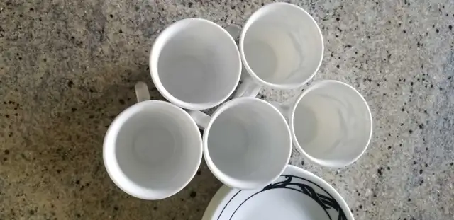 VARIOUS CORELLE DISHES in Kitchen & Dining Wares in Oshawa / Durham Region - Image 6