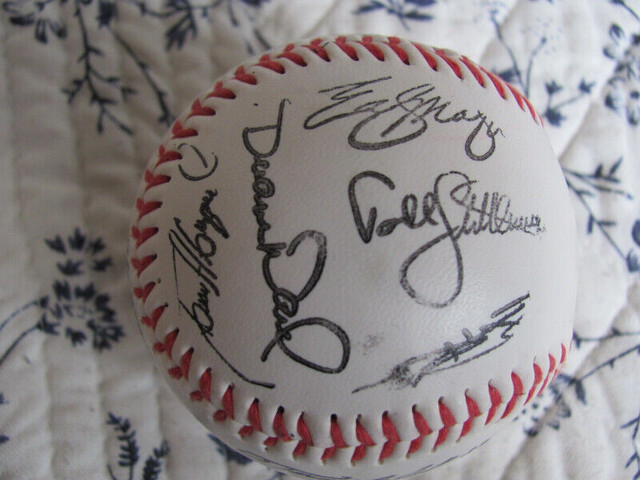 1990's Blue Jays Autograph Baseball in Arts & Collectibles in Edmonton - Image 4