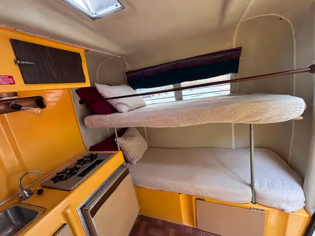 1973 Trillium 1300 | Bunkbed Model | Working Original Appliances in Travel Trailers & Campers in Delta/Surrey/Langley - Image 9