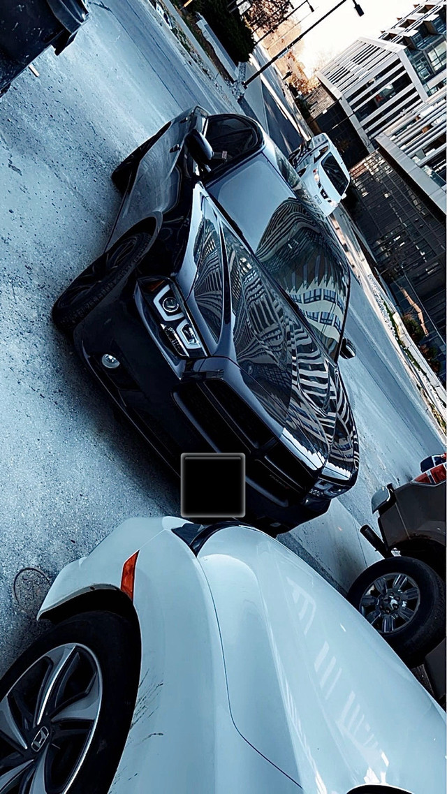 2014 dodge charger sxt in Cars & Trucks in Hamilton - Image 3
