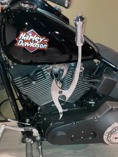 A once in a lifetime opportunity to own a: - Carbureted for a real Harley sound! - restored Black oe...
