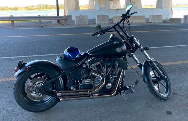 Harley-Davidson FXCW dans Utilitaires et de promenade  à Ville de Montréal