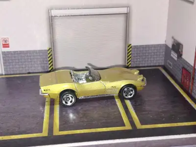 - 1972 Corvette Stingray Convertible - 2025 multi pack exclusive - 1/64 scale diecast car - Loose in...