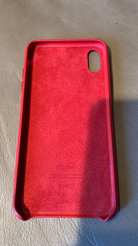 Apple iPhone Xs Max RED Silicone Case *GREAT CONDITION* in Cell Phone Accessories in St. Catharines - Image 2