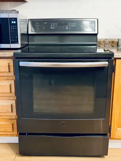 Cuisinière Induction GE Profile 30" Range, View more