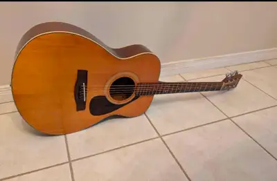 Vintage Yamaha FG331 folk acoustic guitar, View more