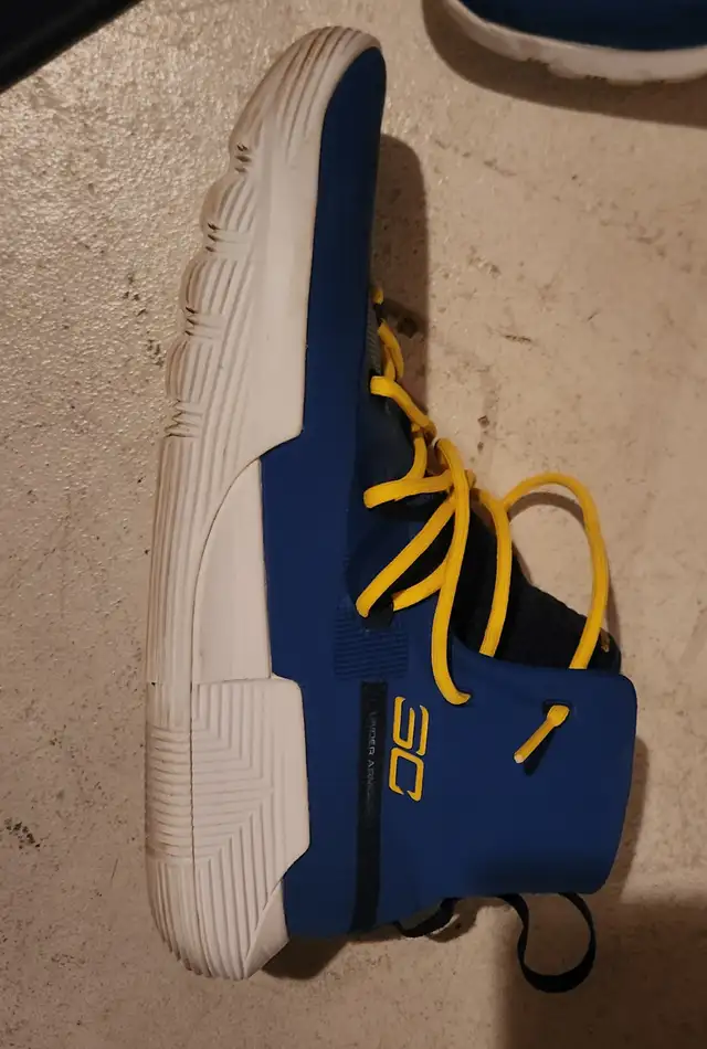 Soccer/golf/basketball shoes in Soccer in Ottawa - Image 7