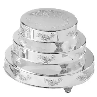 2 sizes to choose from: 18 inch round and 14 inch round cake stands available for rent. $50 rental e...