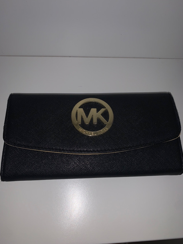 Michael Kors Wallet in Women's - Bags & Wallets in Oakville / Halton Region