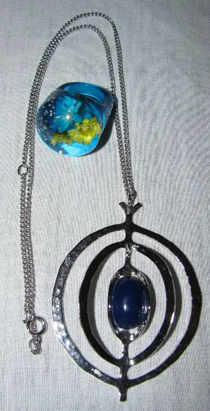 Vntg Costume Jewelry Avon Joan Rivers Sarah Coventry 47PC Mixed in Arts & Collectibles in Saint John - Image 11